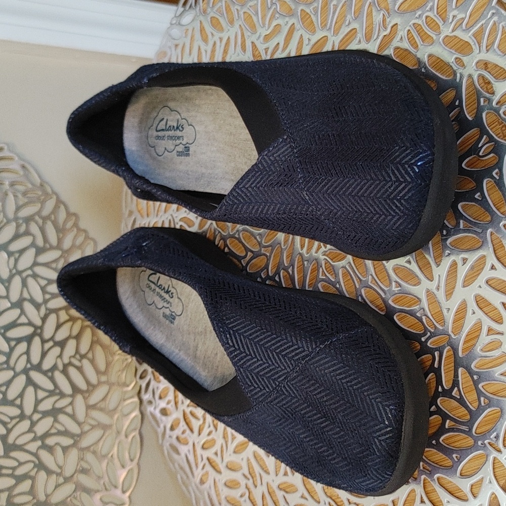 🔵 Clarks Shoes
